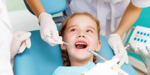 Nhổ răng sữa cho trẻ đúng cách tại nha khoa