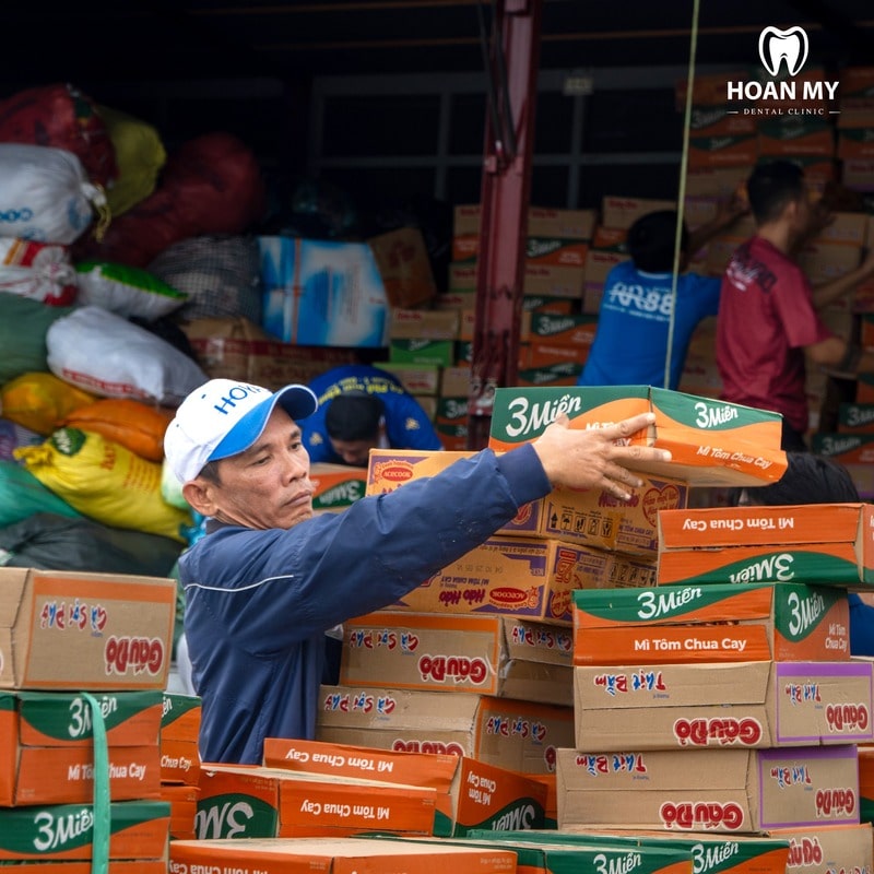 Nha Khoa Hoàn Mỹ Sài Gòn Hỗ Trợ Đồng Bào Miền Trung 2025