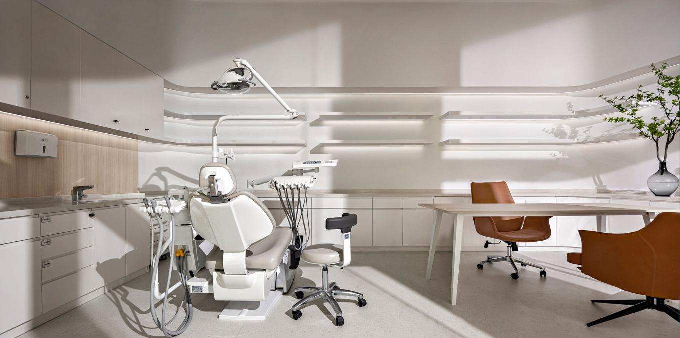 Phòng khám trang bị đầy đủ máy móc thiết bị hiện đại